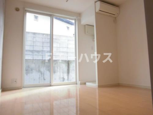 アルカンシェル薬園台の居間・リビング