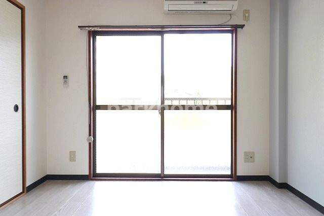 ハイツMINTの洋室|ゆったりした洋室です