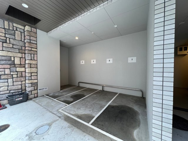 ラクラス本町東の駐車場