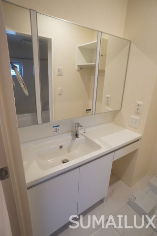 熊本市中央区横手１丁目のアパートの独立洗面台