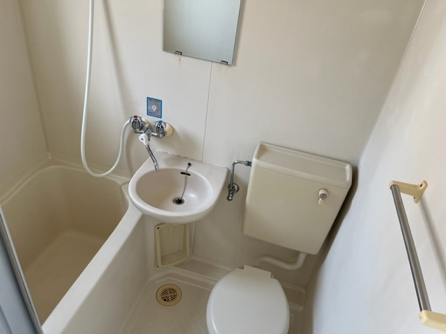 春日部市中央１丁目のアパートの浴室