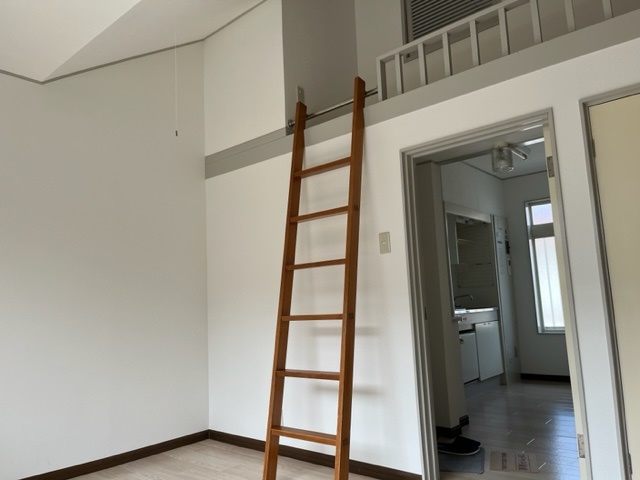 春日部市中央１丁目のアパートの洋室