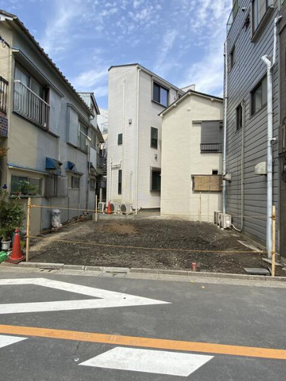 江東区亀戸３丁目の売地の前面道路含む現地写真