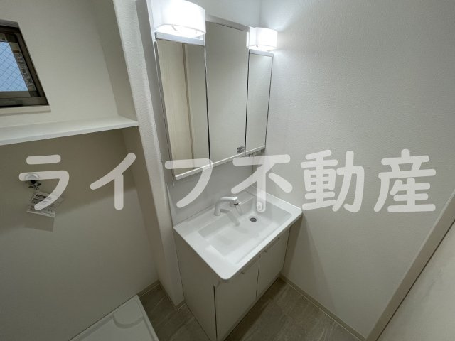 クリエオーレ衣摺Ⅰの独立洗面台|朝の身支度には欠かせない独立洗面化粧台