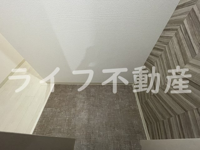 クリエオーレ衣摺Ⅰの玄関|明るい玄関です