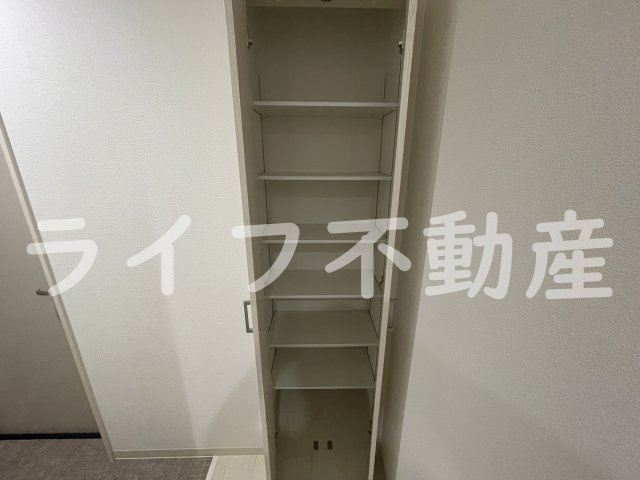 クリエオーレ衣摺Ⅰの収納|便利な収納スペースです