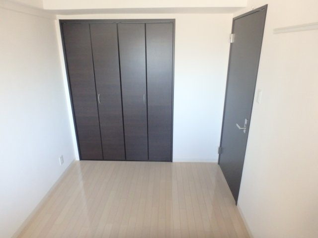 【寝室】 | クオーレ西宮北口Ⅱ | 使い勝手のいい寝室です