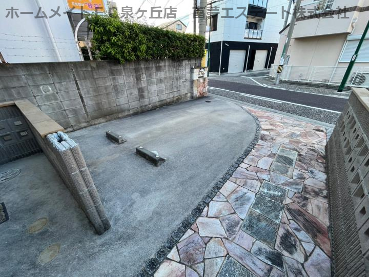 アン フェスタの駐車場
