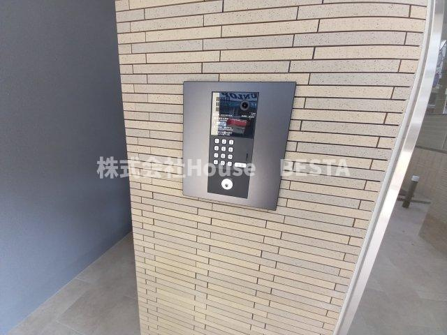 レーヴメゾン新神戸のエントランス