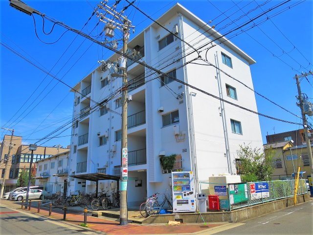 進和マンションの外観