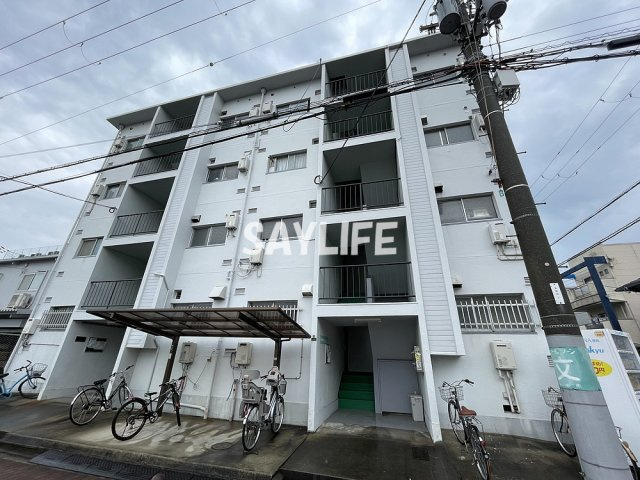 進和マンションの外観