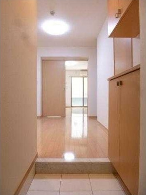 【玄関】 | グラントレゾール明大前 | ※別号室参考写真