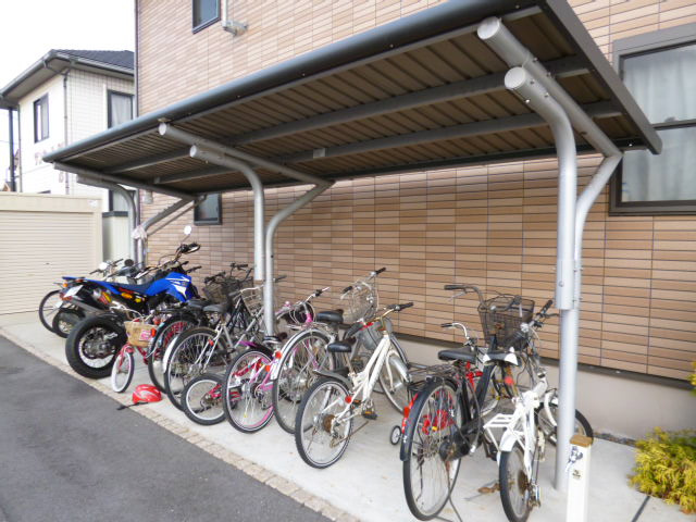 倉敷市上東のアパートのその他共用部分|自転車置き場