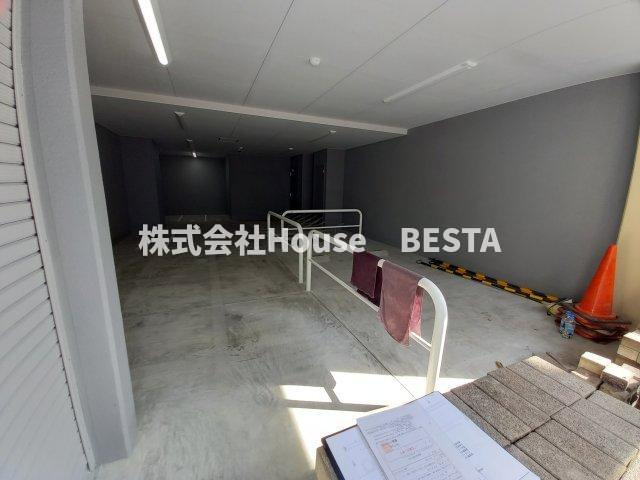 レーヴメゾン新神戸の駐車場