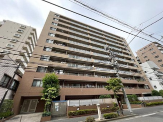 【外観】 | 全面タイル張りによる重厚感溢れる外観です♪