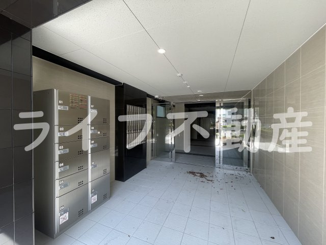 ヴァローレ布施のエントランス|ゆとりのあるエントランスです