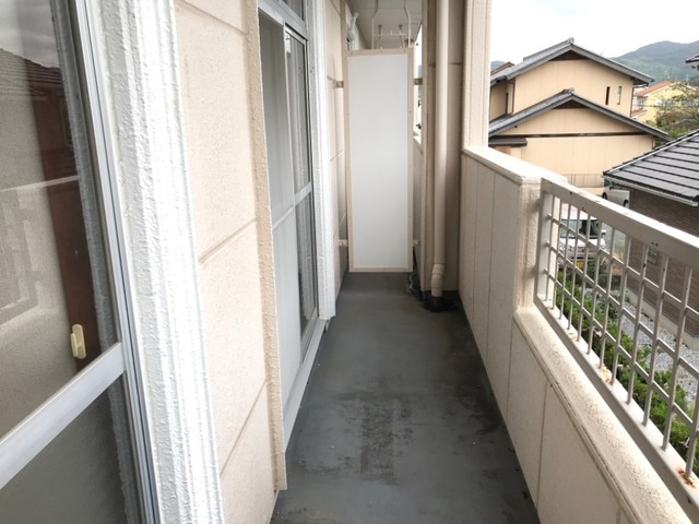 ブルーリボン B棟のバルコニー