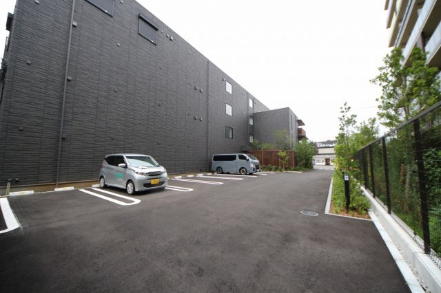 【駐車場】 | レオナ雅