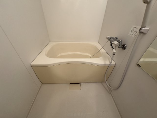 本州東海ビルの浴室