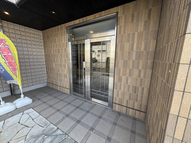 本州東海ビルのエントランス