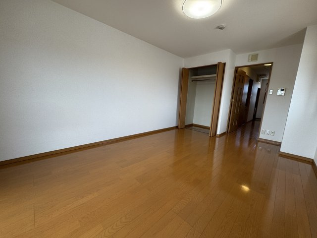 本州東海ビルの洋室