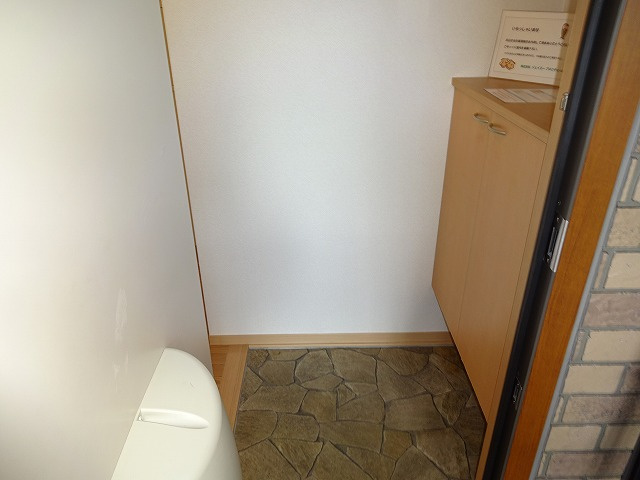 チェリー鵠沼Bの玄関