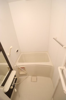 【浴室】 | ほっとスマイル | 落ち着いた空間のお風呂です