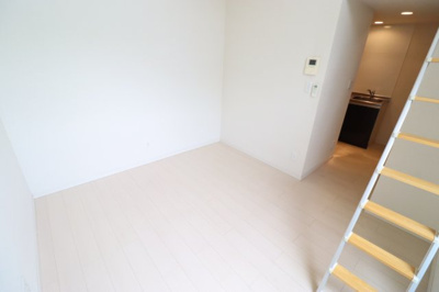 【居間・リビング】 | ほっとスマイル | こちらの居間で趣味の時間をお楽しみください