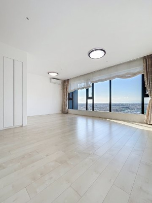 【居間・リビング】 | シティタワー武蔵小杉 | ★開放的な広々リビング★