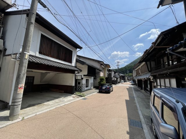 みちガエル家・木曽平沢の前面道路含む現地写真