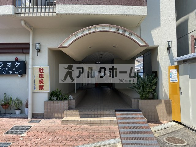 ハイグレード法善寺のエントランス