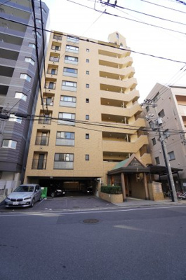 【外観】 | 【上質リノベ】コム・スペース大手町 | 【耐震性】
耐震性の高さを判断するポイントは、
建築確認申請日が1981年6月1日以降の
新耐震基準に適合しているかどうか。
震度６程度の大地震でも
建物が崩壊しないレベルが基準になりました。