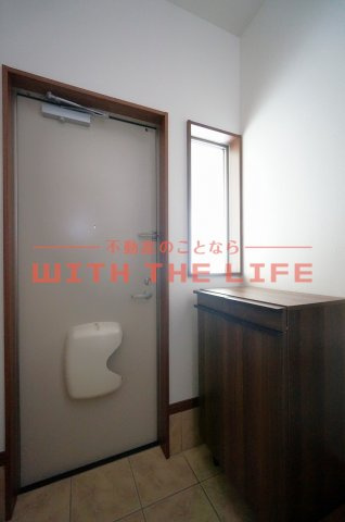 アウトリメッサ【10,000円キャッシュバック対象物件】の玄関|玄関です