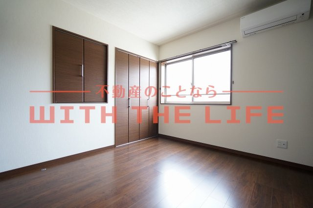 アウトリメッサ【10,000円キャッシュバック対象物件】の寝室|落ち着いた色調の寝室です