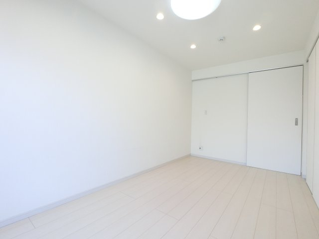 リブリ・アルハンブラのその他