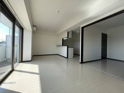 【居間・リビング】 | AXIA PazShinnabe | 退去前につき現況を優先します。