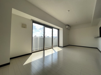 【居間・リビング】 | AXIA PazShinnabe | 退去前につき現況を優先します。