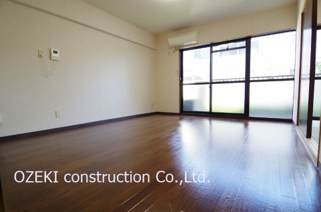 グランパレス鈴木の居間・リビング|写真は別部屋のもの