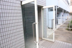 エクラ太秦のエントランス