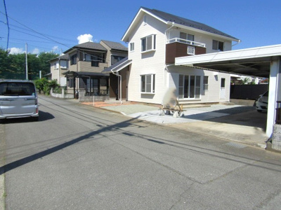 【前面道路含む現地写真】 | 再生住宅　甲斐市長塚 | 前面道路含む現地写真です