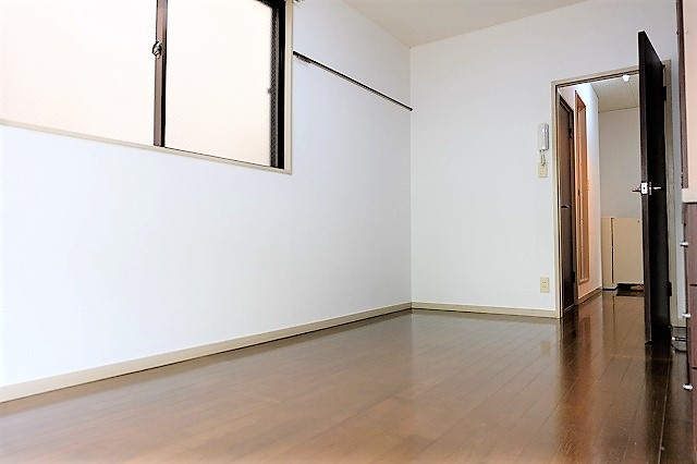 アドバンス拝島の洋室