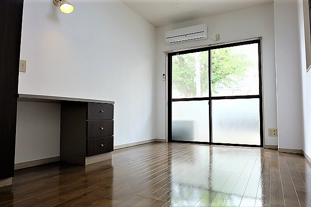 アドバンス拝島の居間・リビング