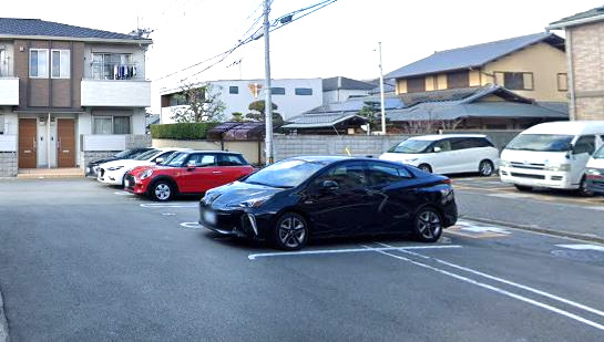 エーデルハイムの駐車場