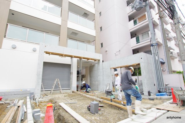 アルバトルナーレ江坂 仲介手数料無料のエントランス