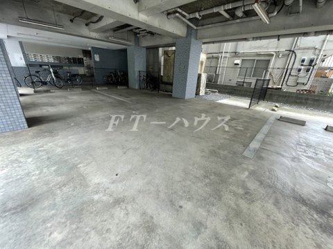 第１花園ビルの駐車場