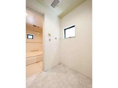 【ランドリースペース】 | 鈴鹿市庄野羽山2丁目《3号棟》