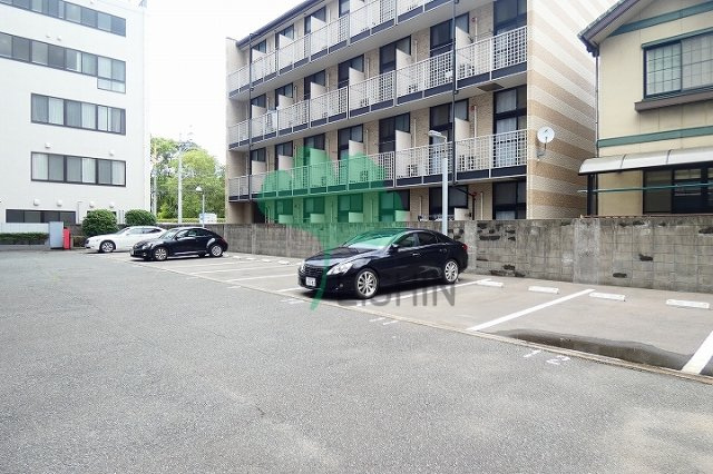 ラレジダンスド福岡県庁前(ラレジダンスド福岡県庁前)の駐車場