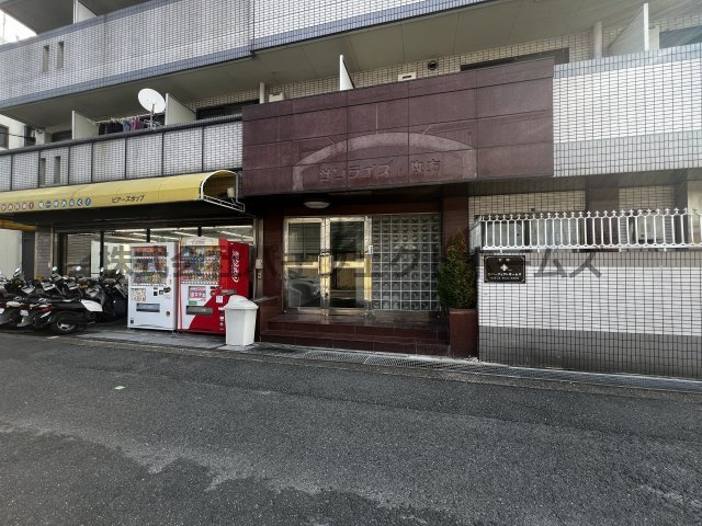 サンライズ枚方のエントランス|清潔なエントランスです