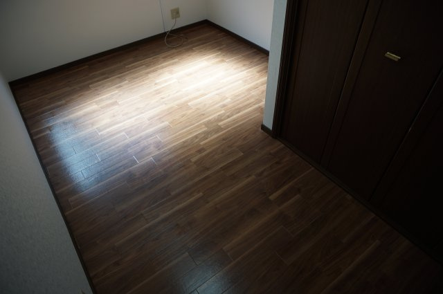 菱屋東1丁目貸家の洋室