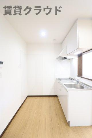 AQUE22のキッチン|コンパクトなキッチンで掃除もラクラク